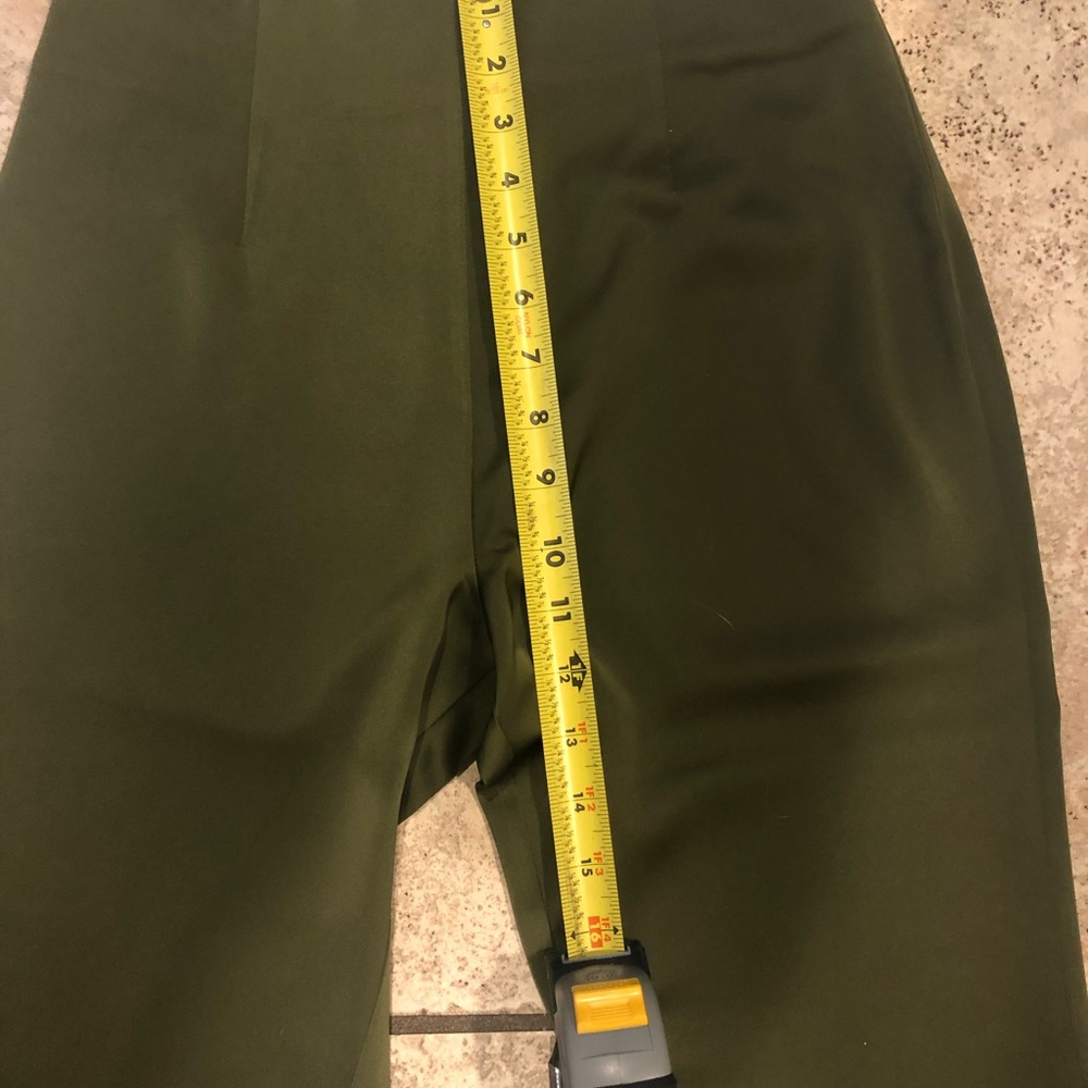 Tularosa Green Ruffle Capri Pants - Picture 14 of 15